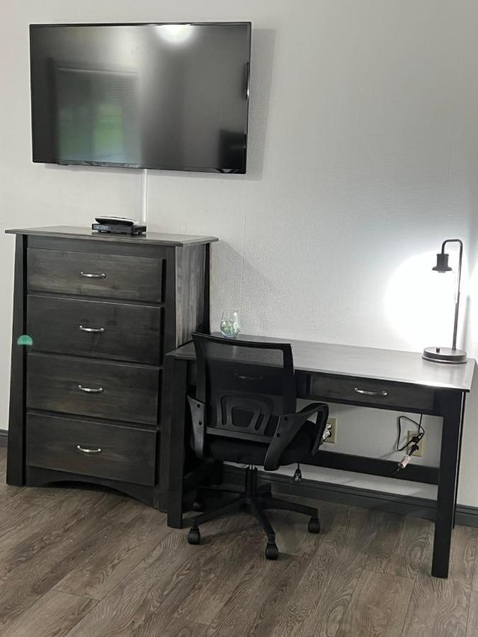 Northwoods Motel Ladysmith Экстерьер фото