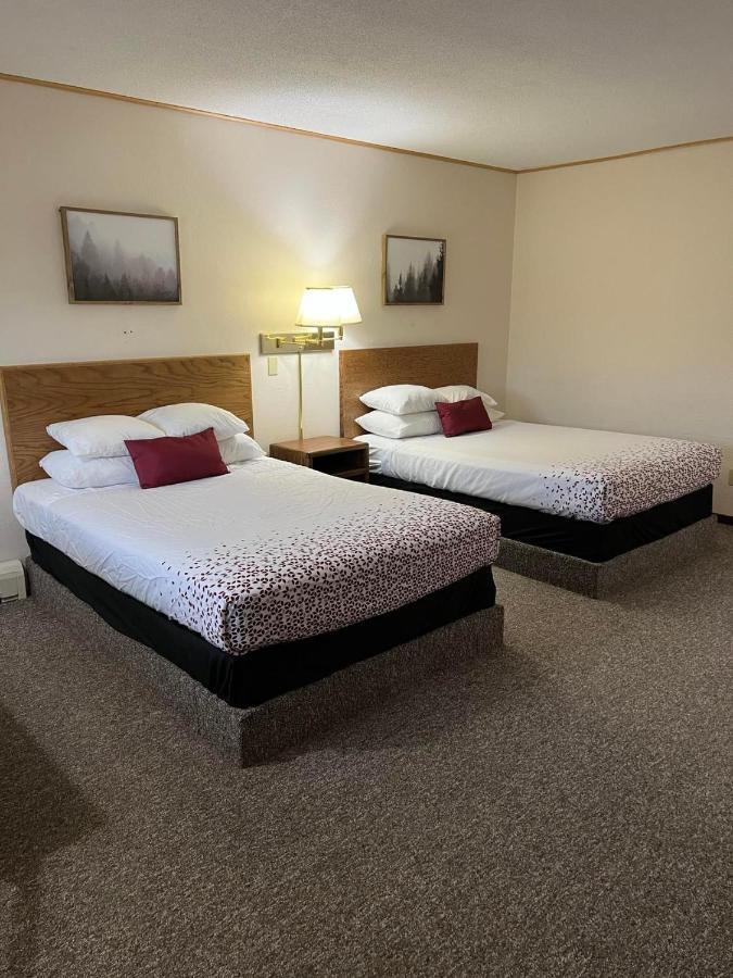 Northwoods Motel Ladysmith Экстерьер фото