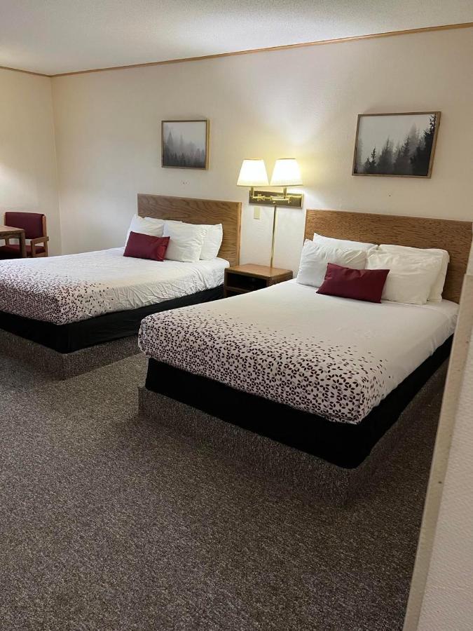 Northwoods Motel Ladysmith Экстерьер фото