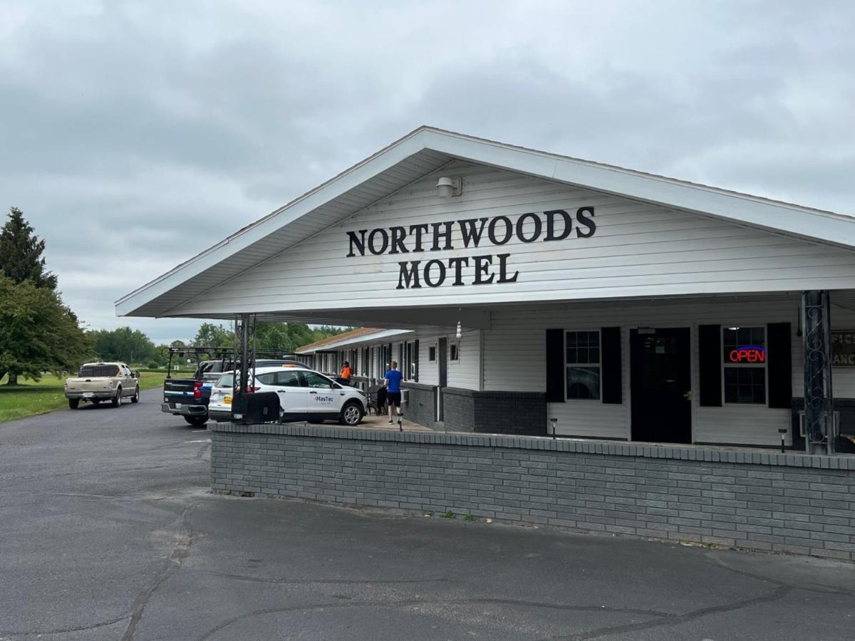Northwoods Motel Ladysmith Экстерьер фото