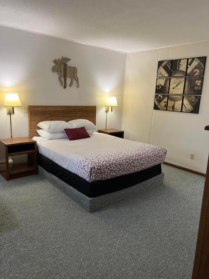 Northwoods Motel Ladysmith Экстерьер фото